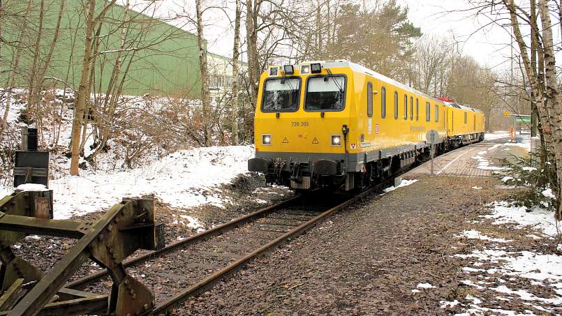 Messzug nach Helmbrechts - Schienenprüfzug 719 301 /720 301 am Streckenende - Foto: Jürgen Seidel, Münchberg