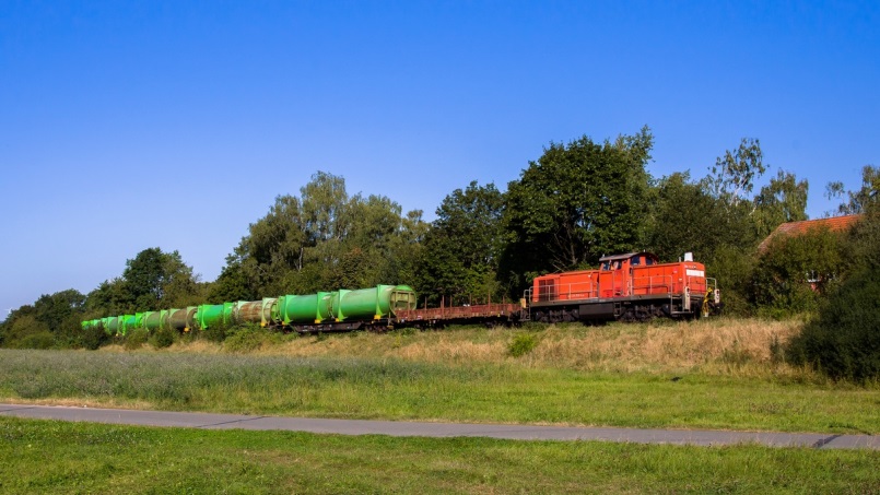 125-jähriges Jubiläum der Bahnstrecke im Städtedreieck: MEC 01 HHD Transport - Müllzug mit Draisine bei Bayreuth, Neue Heimat - Foto: Florian Fraaß, Bad Berneck