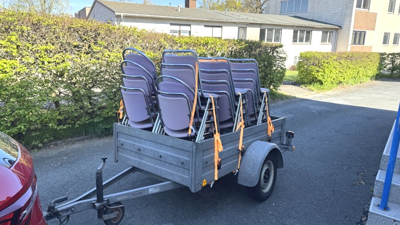 Neue Stühle braucht das ... - Foto: Volker Seidel, Münchberg