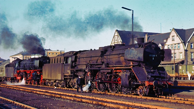 7. November 2025: 85. MEC 01 Medienabend - Klaus Michael Zeuner: Die 01 mit Vorspann - Foto: Klaus Michael Zeuner 7. November 2025: 85. MEC 01 Medienabend - Klaus Michael Zeuner: Die 01 mit Vorspann - Foto: Klaus Michael Zeuner