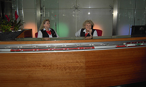 Im Eingangsbereich der Konzernzentrale - Foto: Volker Seidel, MEC 01, Münchberg