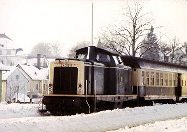 211 319-9 in Münchberg Gleis 4