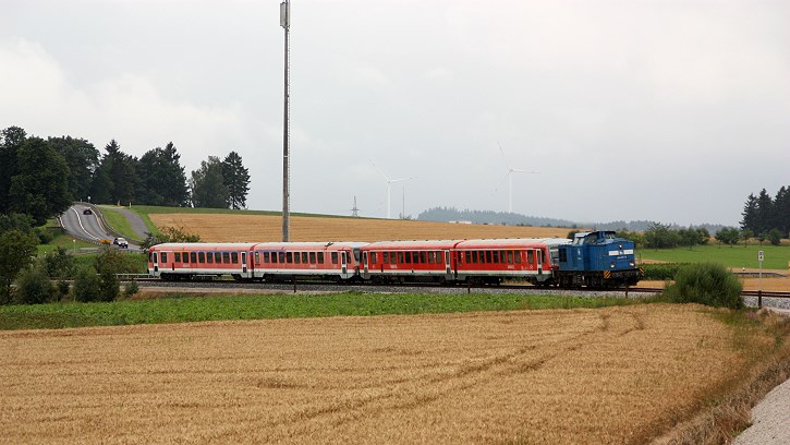 "Neue" VT 628.2 für Arriva CZ - DGS 45391: 204 011 mit 628 221 und 628 286 bei Selb-Plößberg - Foto: Andreas Rieß, Oberkotzau;