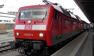 Hanse Express Rostock-Hamburg Hbf (RE 33006) mit 91 80 6 120 201-9 <u>D</u>-DB