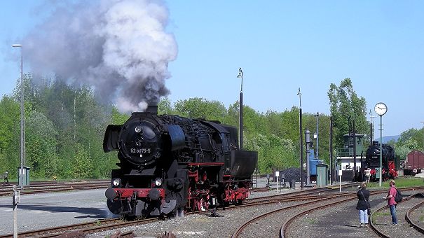 Die 52 8075 rüstet für die Heimfahrt nach Eisenach - Foto: Roland Fraas, Neuenmarkt