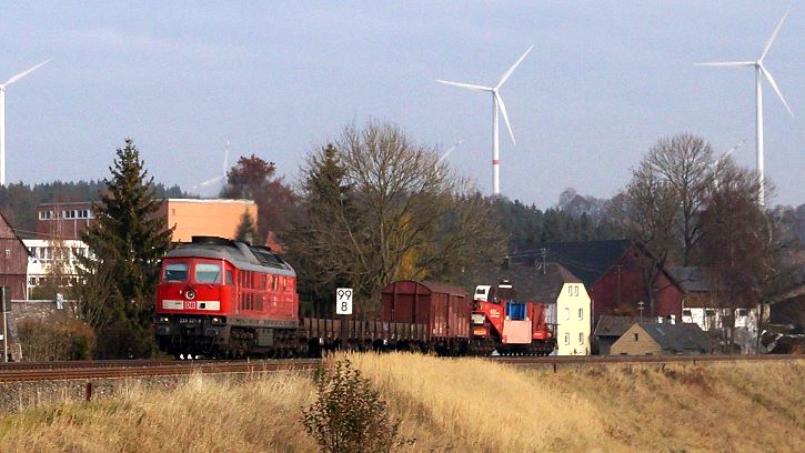 233 321-9 mit Walzenständertransport bei Münchberg - Foto: Sabine Frömel, Münchberg