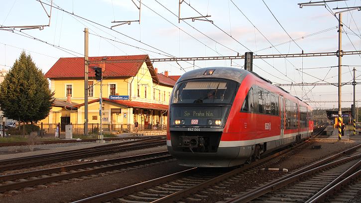 "Neue" VT 628.2 für Arriva CZ - Sp 1392 am 23. August 2016 um 19:07 Uhr in Benešov u Prahy - Foto: Werner Rost, Schauenstein;