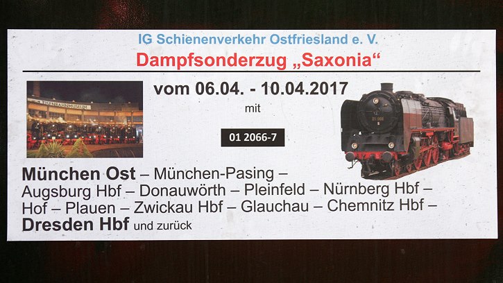 01 066 mit dem Dampfsonderzug Saxonia - Zuglaufschild - Foto: Volker Seidel, Münchberg