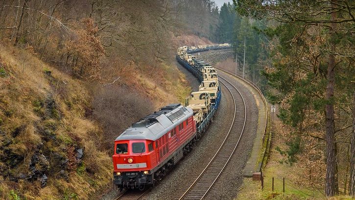 Immer wieder Militärzüge - 232 498-6 mit dem M 42498 auf der Schiefen Ebene  - Foto: Florian Fraaß, Bad Berneck