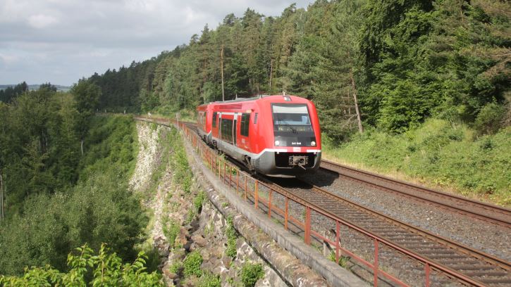 Sonderzüge durch Hochfranken - 641 040 8nd ein weitere 641 mit RE 59305 auf der Schiefen Ebene - Foto: Volker Seidel, Münchberg