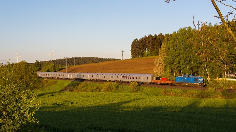 Revolution Train nach Münchberg - 204 022-2 auf Höhe Fußballplatz Streitau - Foto: Florian Fraaß, Bad Berneck