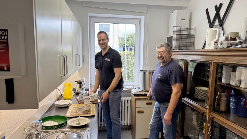 Gäste im Clubheim: Der Modellbahnclub Glauchau - Küchenpersonal - Foto: Volker Seidel, Münchberg