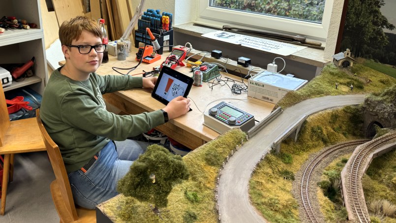 Gäste im Clubheim: Der Modellbahnclub Glauchau - neue Technik braucht das Land - Foto: Volker Seidel, Münchberg